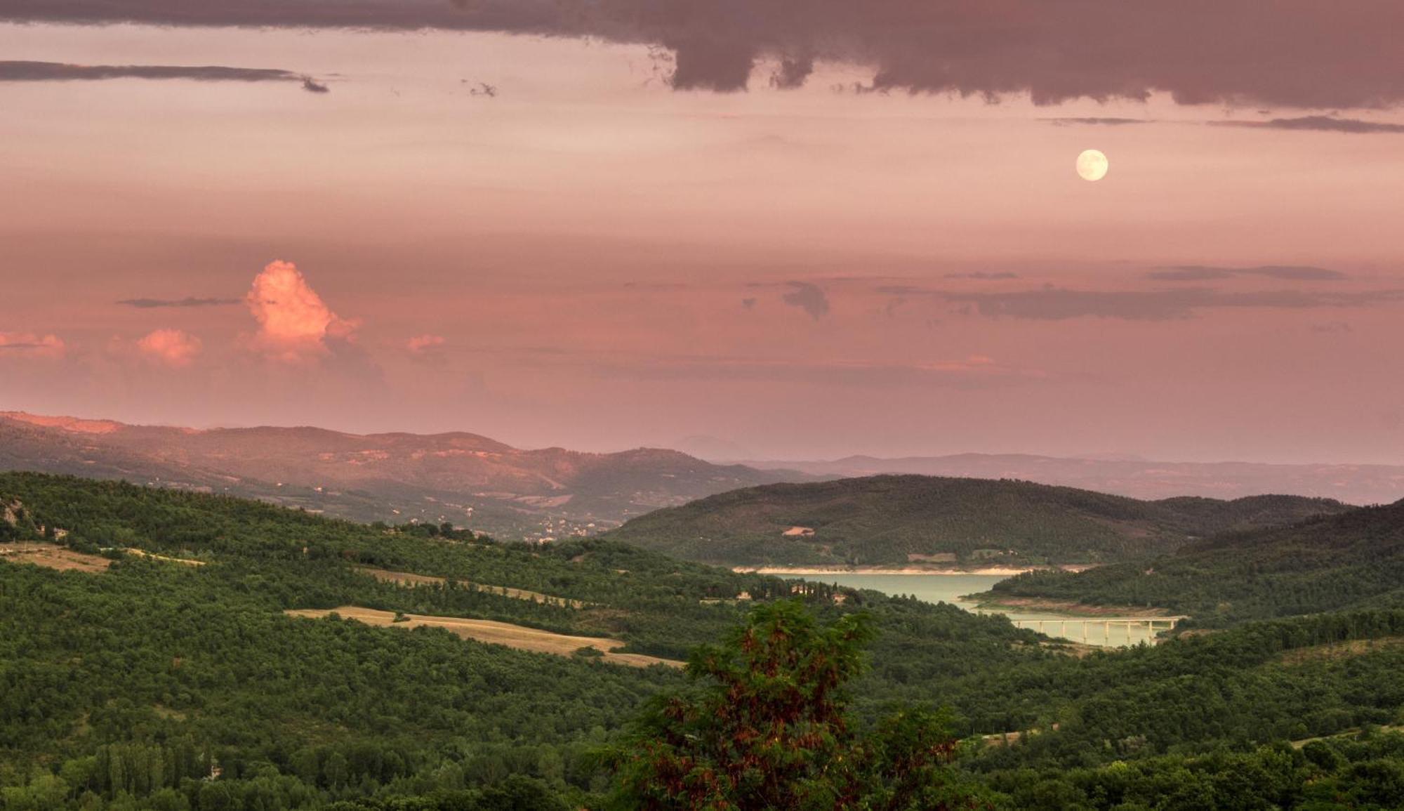 Agriturismo Terra Di Michelangelo Caprese Michelangelo Exteriér fotografie
